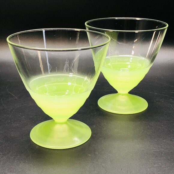 Art Deco Sherbet Custard Dessert Cup PAIR Vintage ARC FRANCE Citrus Green Glass - Picture 3 of 11